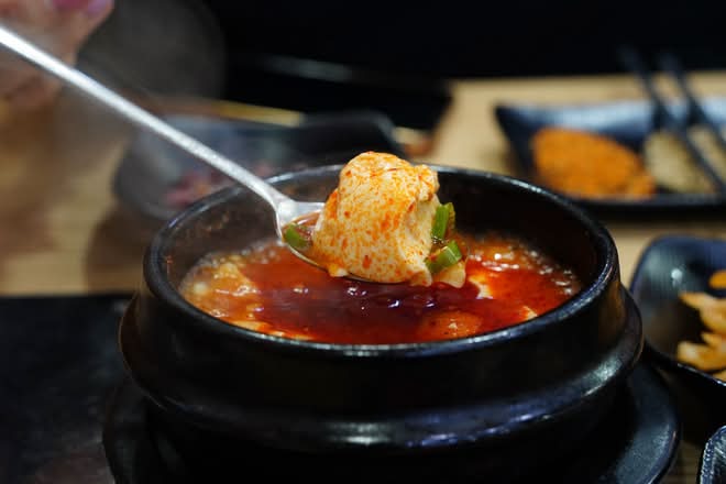Sundubu Jjigae (Korean Soft Tofu Stew) / 순두부찌개 / 韩式嫩豆腐汤